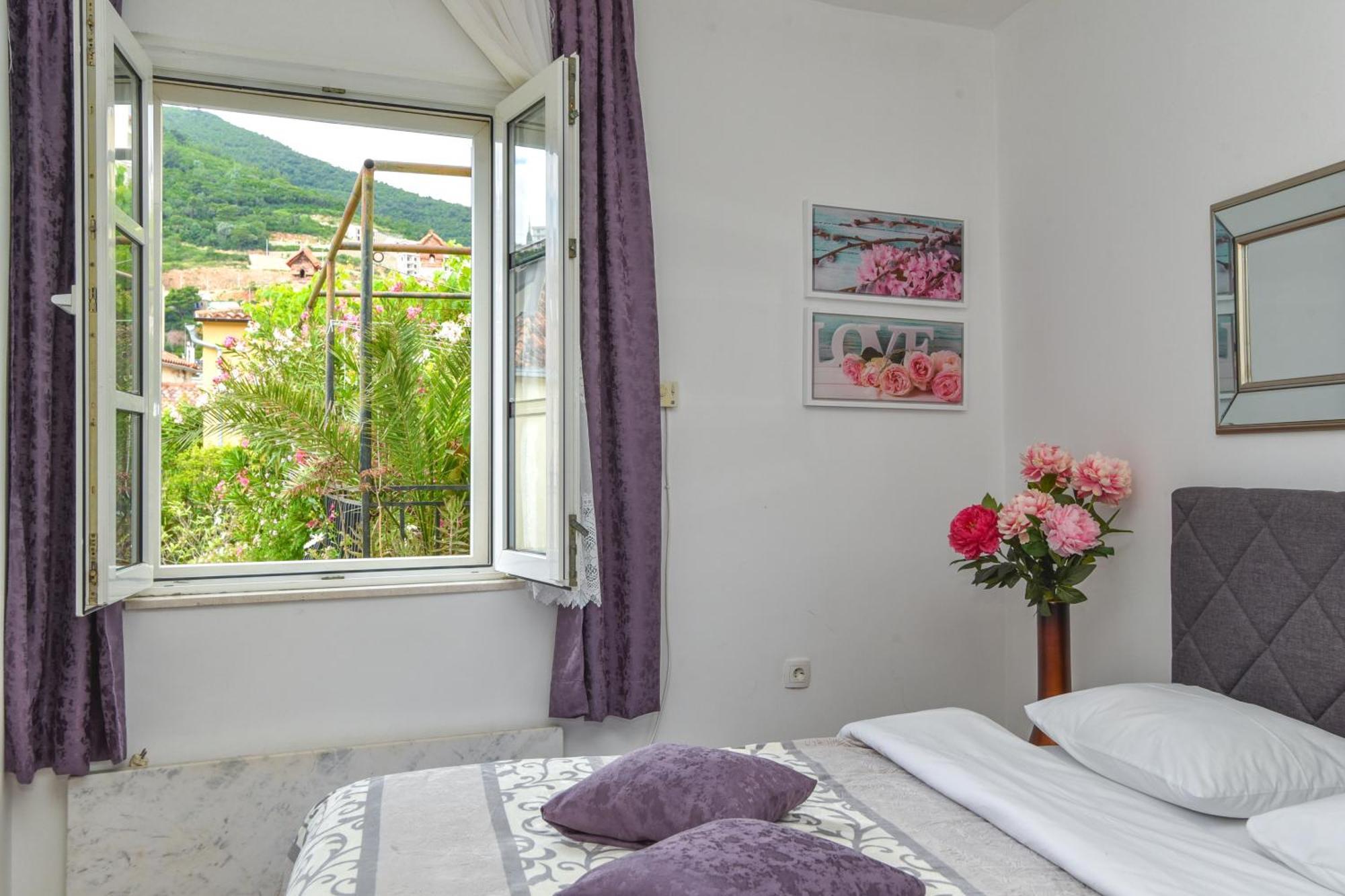 Stan Stari Grad Budva